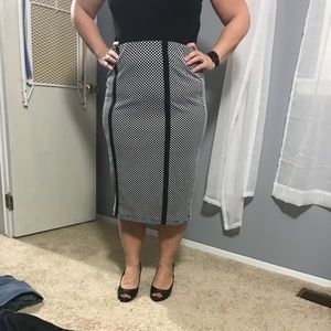 Black and white pencil skirt